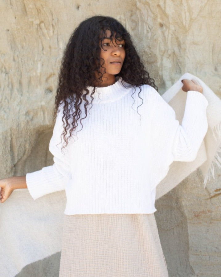 Cropped white 2024 turtleneck sweater